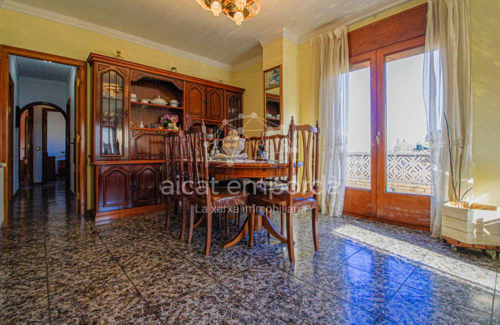 Casa cantonera amb gran terrassa i garatge a Cabanes15