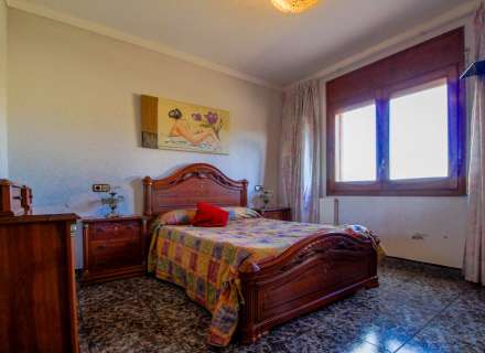 Casa cantonera amb gran terrassa i garatge a Cabanes30