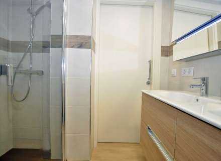 BAIXADA DE PREU! Impressionant apartament amb vistes panoràmiques al mar, reformat, aparcament inclòs. Una visita obligada!19