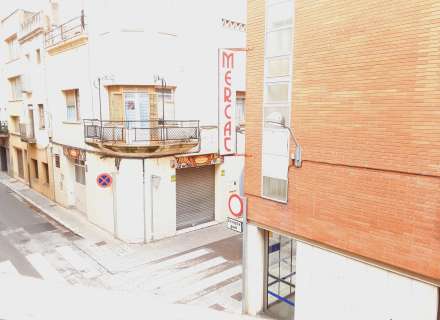 Local a peu de carrer a pocs metres de la plaça de la Palmera9