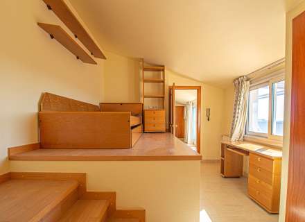 Dúplex situado en la zona de la Creu de la Mà12