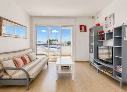 El teu racó vora el mar a Roses: terrassa amb vistes al canal i pàrquing privat7