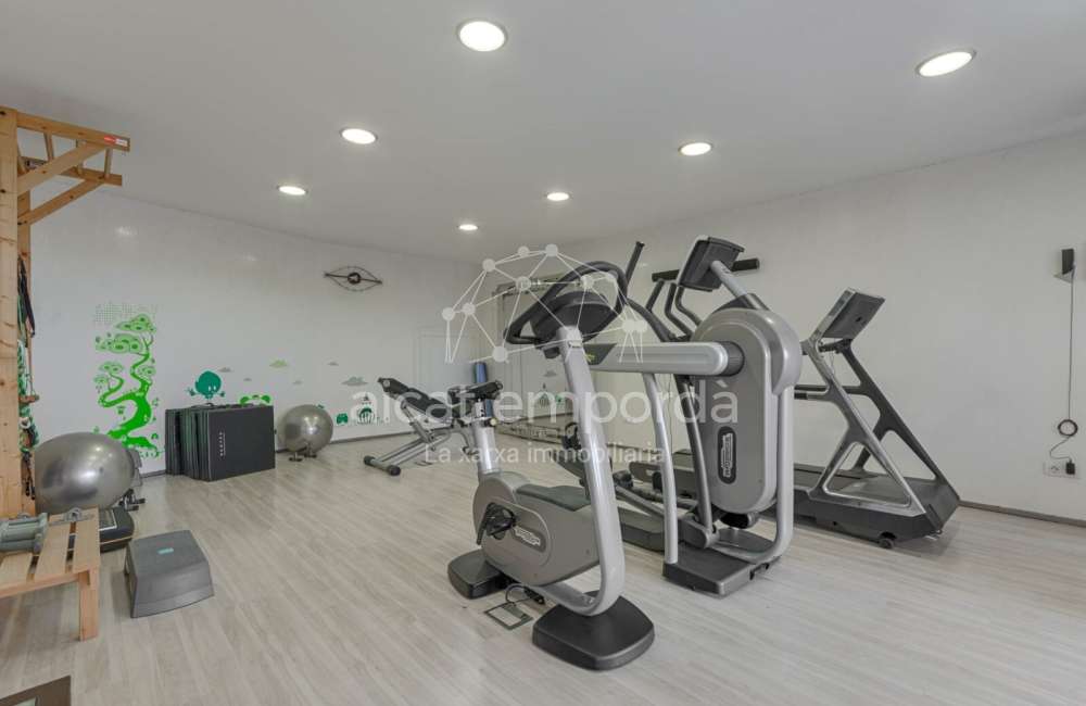 Casa de alto standing en La Jonquera: lujo entre montañas con piscina privada climatizada y vistas espectaculares46