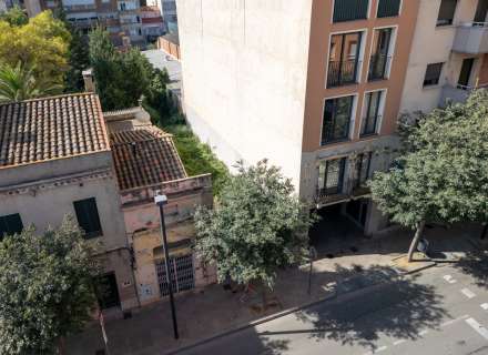 Terrain constructible de 558 m² à Figueres.1