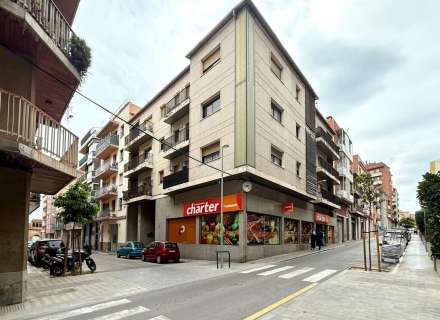 Pàrquing per a cotxe i moto en venda al centre de Figueres (C/Vicenç Dauner).3