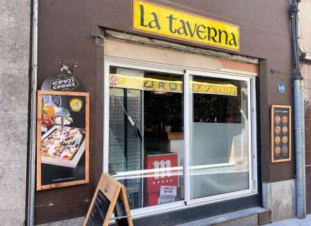 En traspàs BAR en ple rendiment al centre de Torroella.3