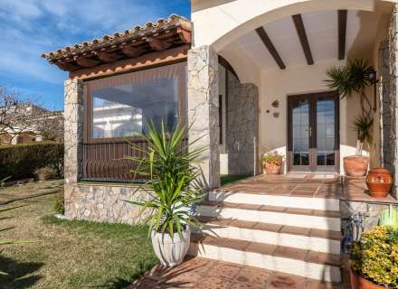 Casa amb vistes al mar a Torre Gran – Parcel·la de 580 m²3