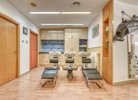 Oportunidad Local comercial a 200 metros del centro peatonal de Figueres ideal para despacho profesional.4