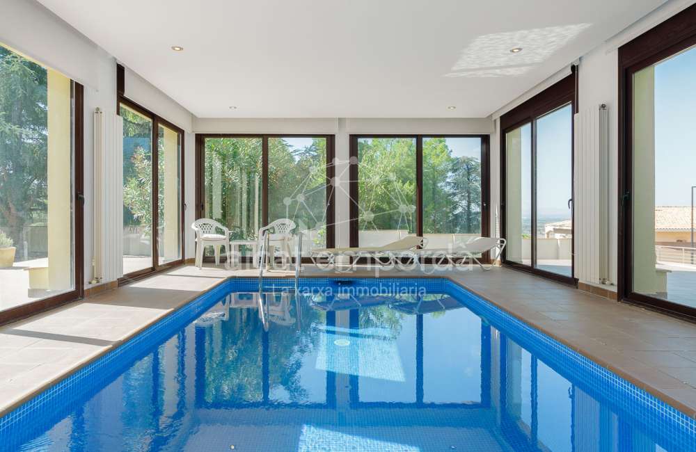 Magnífica casa moderna en Pau, ubicada en una zona tranquila y privada de la Costa Brava.12