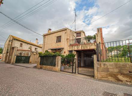 Encantadora casa en Vilarnadal: tranquilidad y naturaleza en el Alt Empordà0