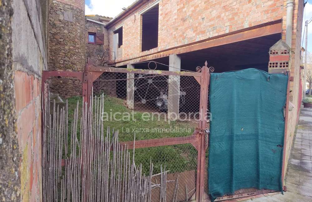 Entrepôt résidentiel urbain à Vilanova de la Muga.1