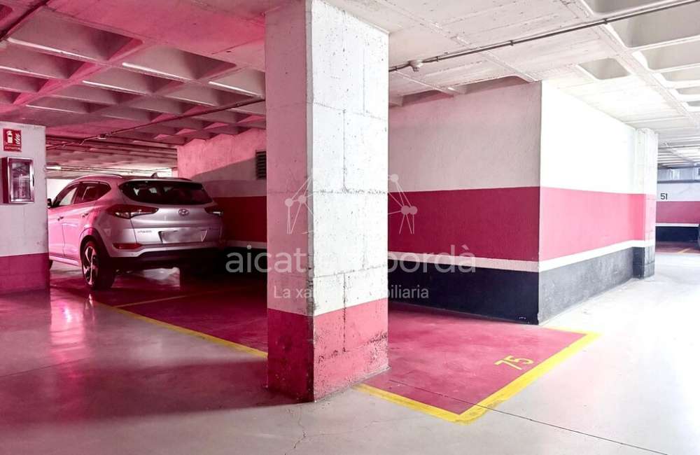 Parking space for sale (Vitalicio Building)1