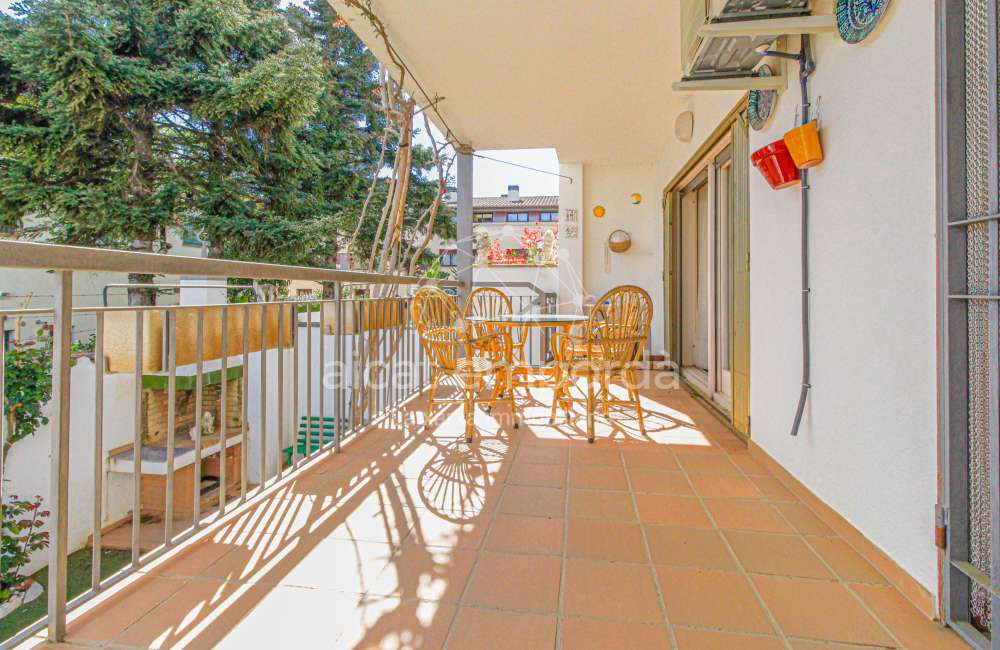¿Buscas una casa en Figueres con dos viviendas independientes?13