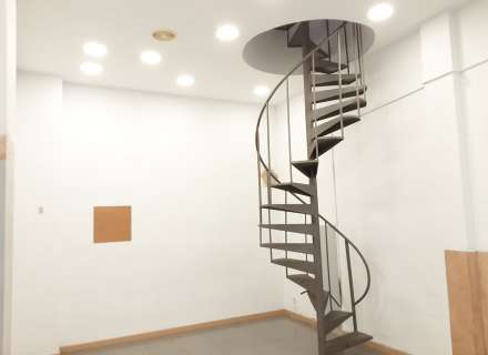 Local a peu de carrer a pocs metres de la plaça de la Palmera14