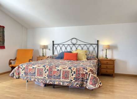 Àtic dúplex amb terrassa i pàrquing envoltat de natura.23