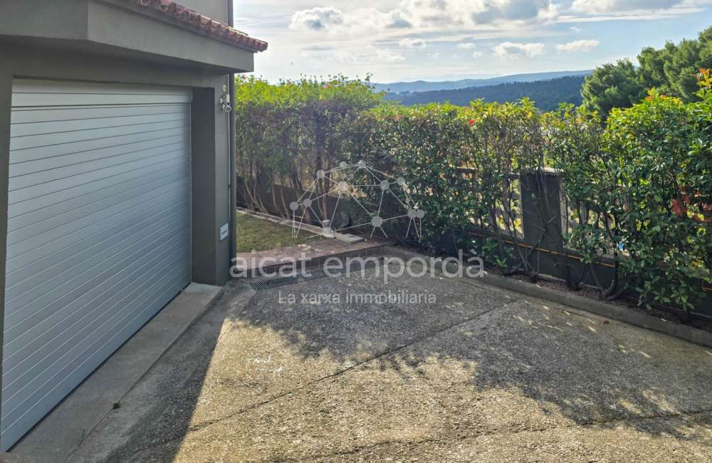 Casa de alto standing en La Jonquera: lujo entre montañas con piscina privada climatizada y vistas espectaculares84