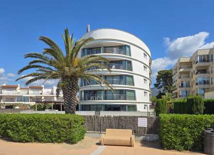 Ático en 1º línea con solárium, preciosas vistas y licencia turística.1