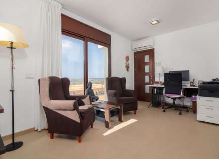 Magnifique maison moderne à Pau, située dans un quartier calme et privé de la Costa Brava.29