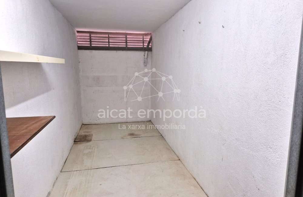 Traster a Plaça Frederic Rahola.7