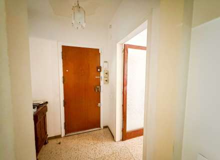 Piso de 4 habitaciones con balcón en Creu de la Ma20