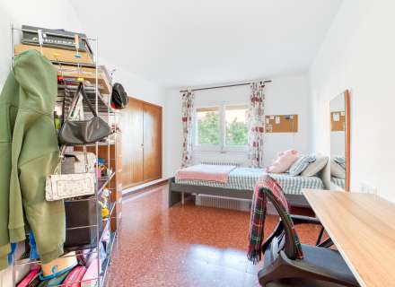 En la Plaza Creu de la Mà. Alquilado hasta Febrero de 2028. .14