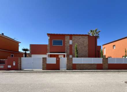 Excel · lent casa amb piscina privada en una zona molt tranquil · la a Sant Pere Pescador.0