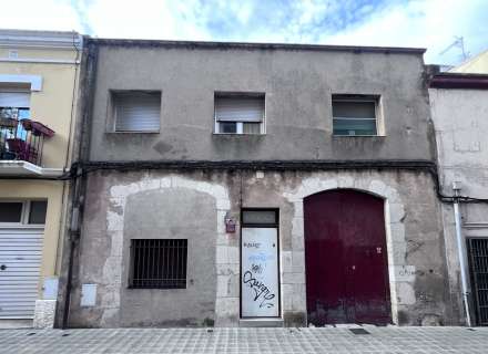 House with garden in the center of Figueres.0