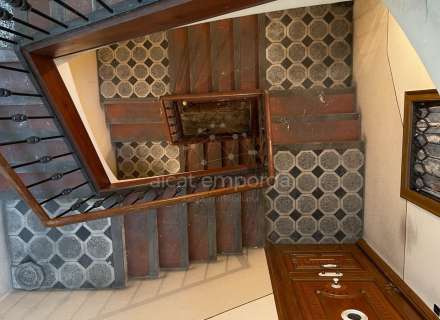 Building ideal for a small hotel, shopping center, or apartment building. Figueres Center. We have a summary of the current plan (PGOU).20