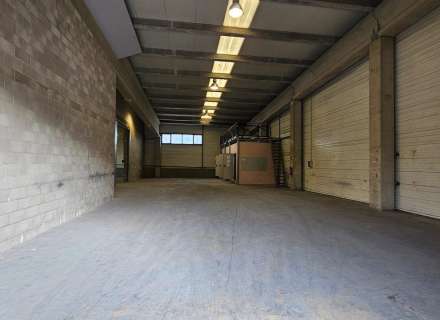 Nau de 700m2 a Hostalets de Llers4
