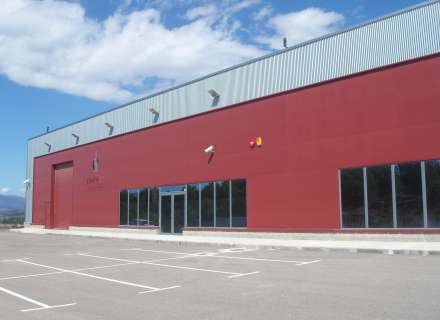 Nau de 700m2 a Hostalets de Llers0