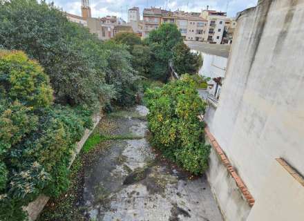 Edificio en centro ciudad de 496m2 en 3 plantas c/. Nou de Figueres27