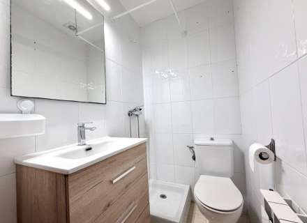 Piso en Venta en el Centro de Figueres: Comodidad y Estilo.16