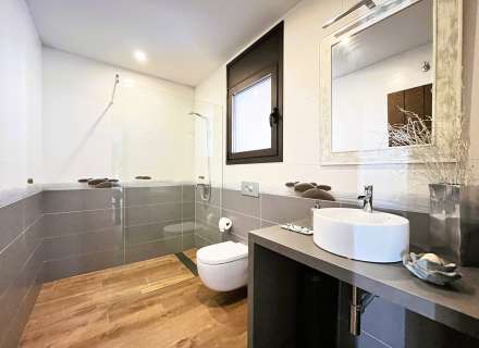 Maison moderne avec jardin et fort potentiel à Pontós.21