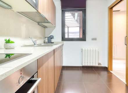 Amb llicencia Turística. Edifici Panna. Avda Salvador Dalí.21