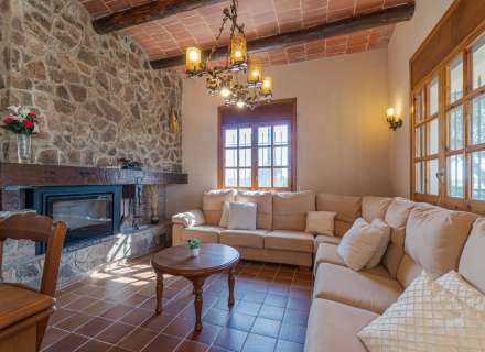 Maison/villa individuelle de style rustique, située à Bon Relax, à Sant Pere Pescador, à 1 km de la mer.7