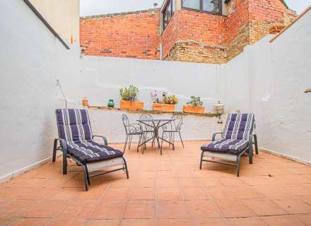 Busques una autèntica casa d’estil rústic en ple casc antic de Castelló d’Empúries?28