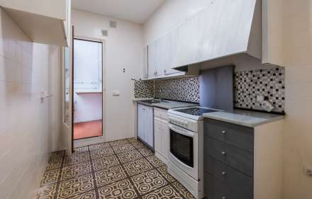 Viure al centre de figueres amb espai, llum i tots els serveis.