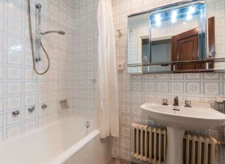 Grand appartement à vendre à Figueres – quartier Creu de la Mà, idéal pour les familles.13