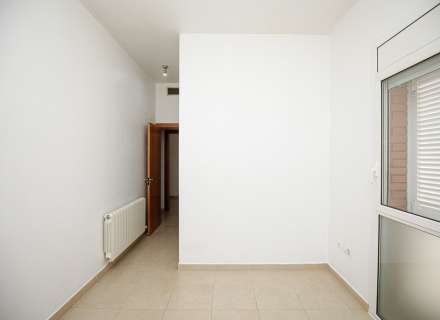 Piso en planta baja de 3 dormitorios y 2 baños en zona cendrassos5