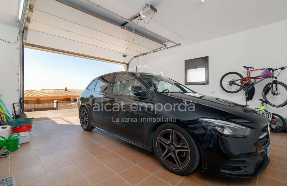 Magnífica casa moderna en Pau, ubicada en una zona tranquila y privada de la Costa Brava.50