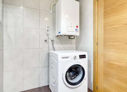 Amb llicencia Turística. Edifici Panna. Avda Salvador Dalí.34