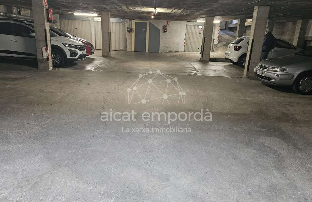 Plaça d'aparcament en venda CARRER PERE III de Figueres.2