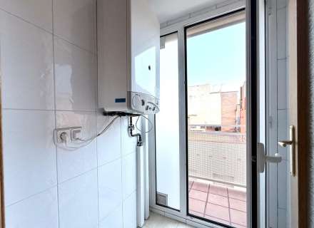 Piso en Venta en el Centro de Figueres: Comodidad y Estilo.10