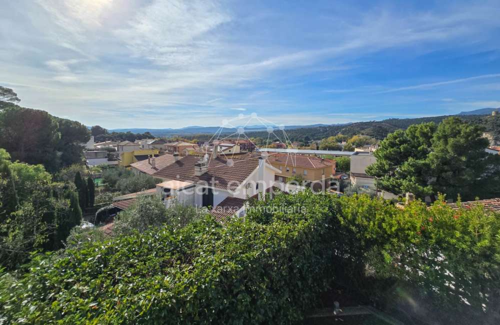 Casa de alto standing en La Jonquera: lujo entre montañas con piscina privada climatizada y vistas espectaculares26