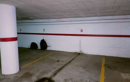 Parking al centre de la vila