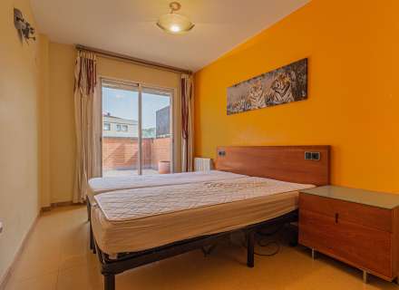 Busques un pis amb terrassa, llum natural i vistes a Figueres?23