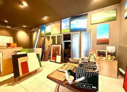 ¡OPORTUNIDAD ÚNICA EN FIGUERES! Local comercial con negocio consolidado en funcionamiento .3