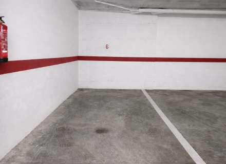 Modernitat al Cor de Roses: La Teva Llar a Prop del Mar.25