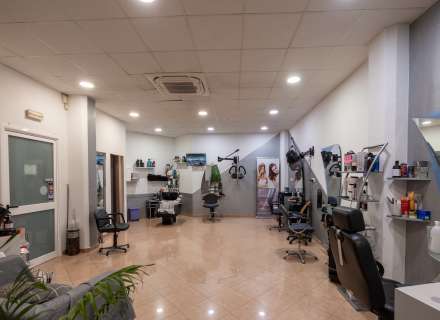 Opportunité unique d’installer votre activité dans un emplacement stratégique à Figueres !2