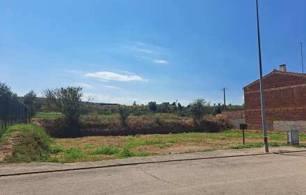 Terrain constructible à vendre à els hostalets de llers - 587 m²